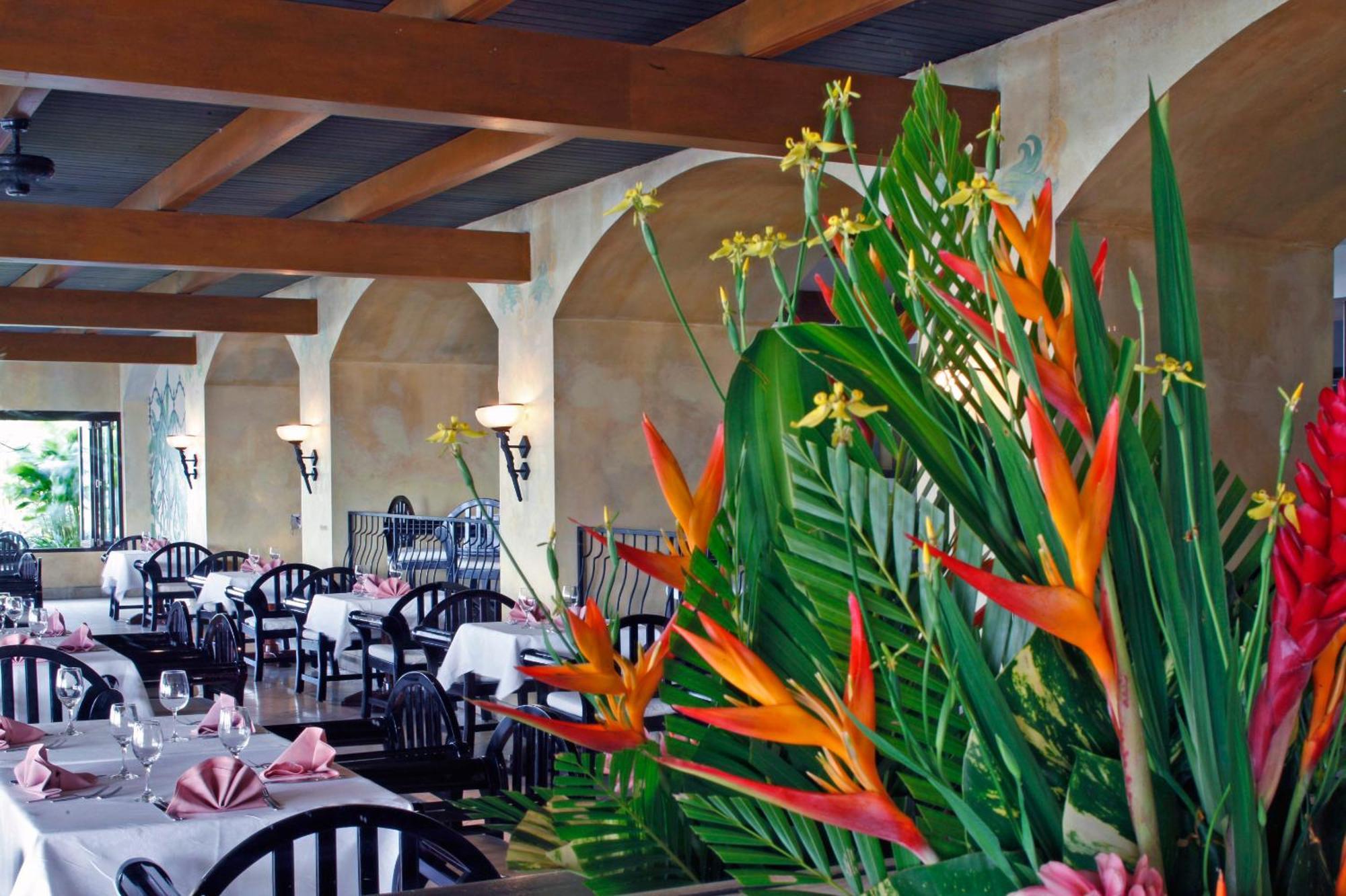 Hotel The Warwick Fiji Korolevu  Exterior foto Interior of the restaurant