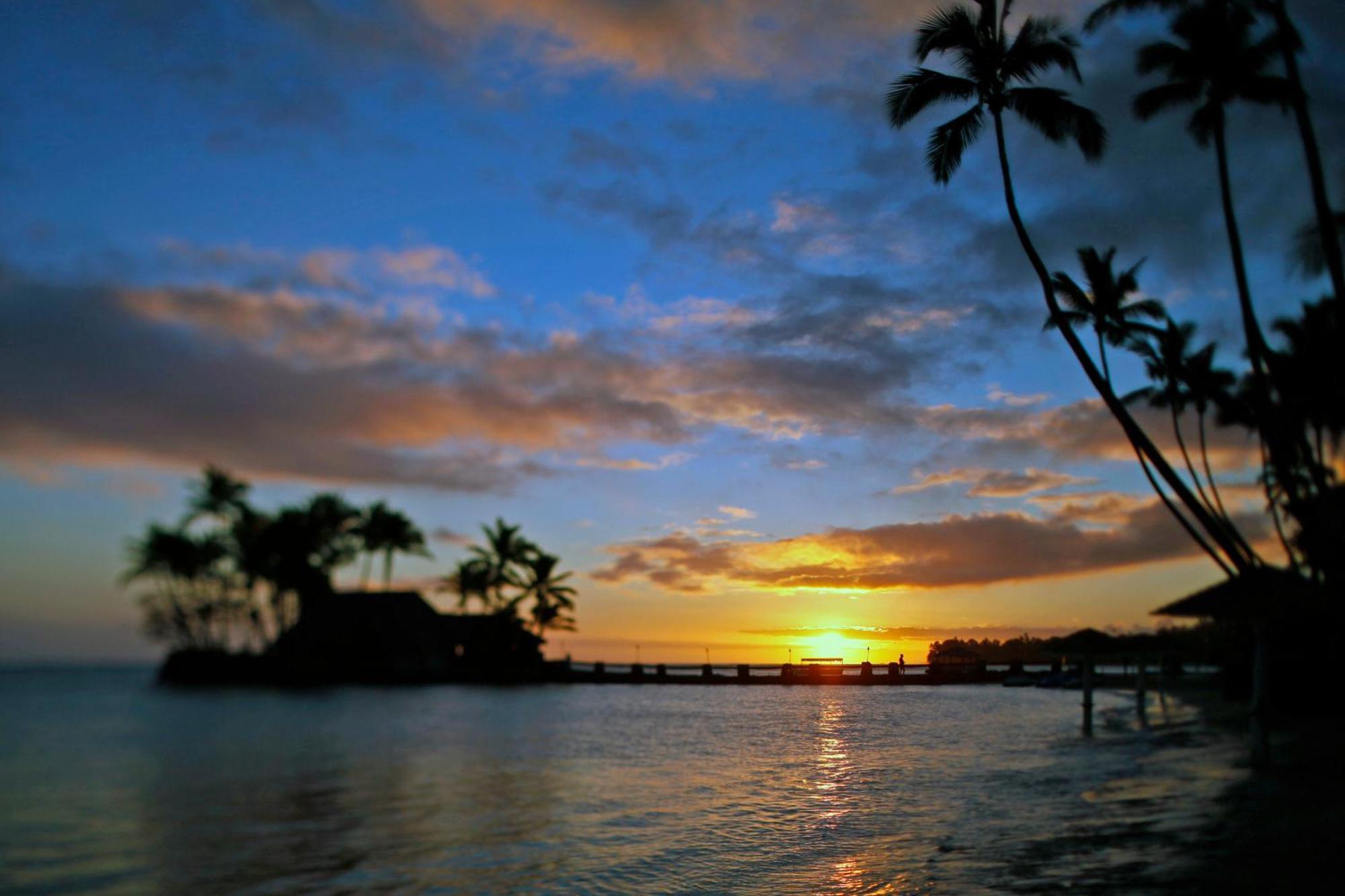 Hotel The Warwick Fiji Korolevu  Exterior foto Sunset at the Four Seasons Resort
