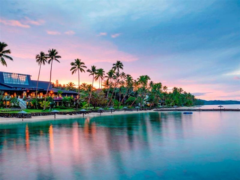 Hotel The Warwick Fiji Korolevu  Exterior foto Sunset at the Four Seasons Resort